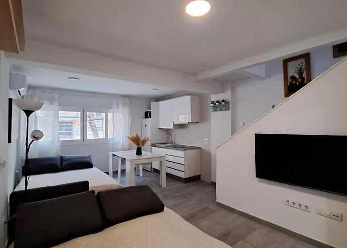 Cozy Apartment Up To 6 Persons 3 Min To Metro