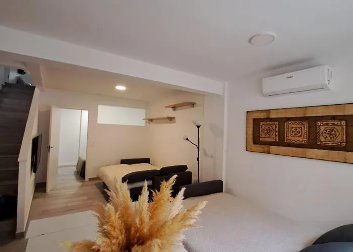 Cozy Apartment Up To 6 Persons 3 Min To Metro