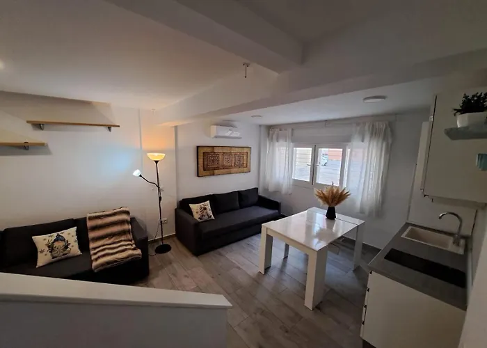 Cozy Apartment Up To 6 Persons 3 Min To Metro
