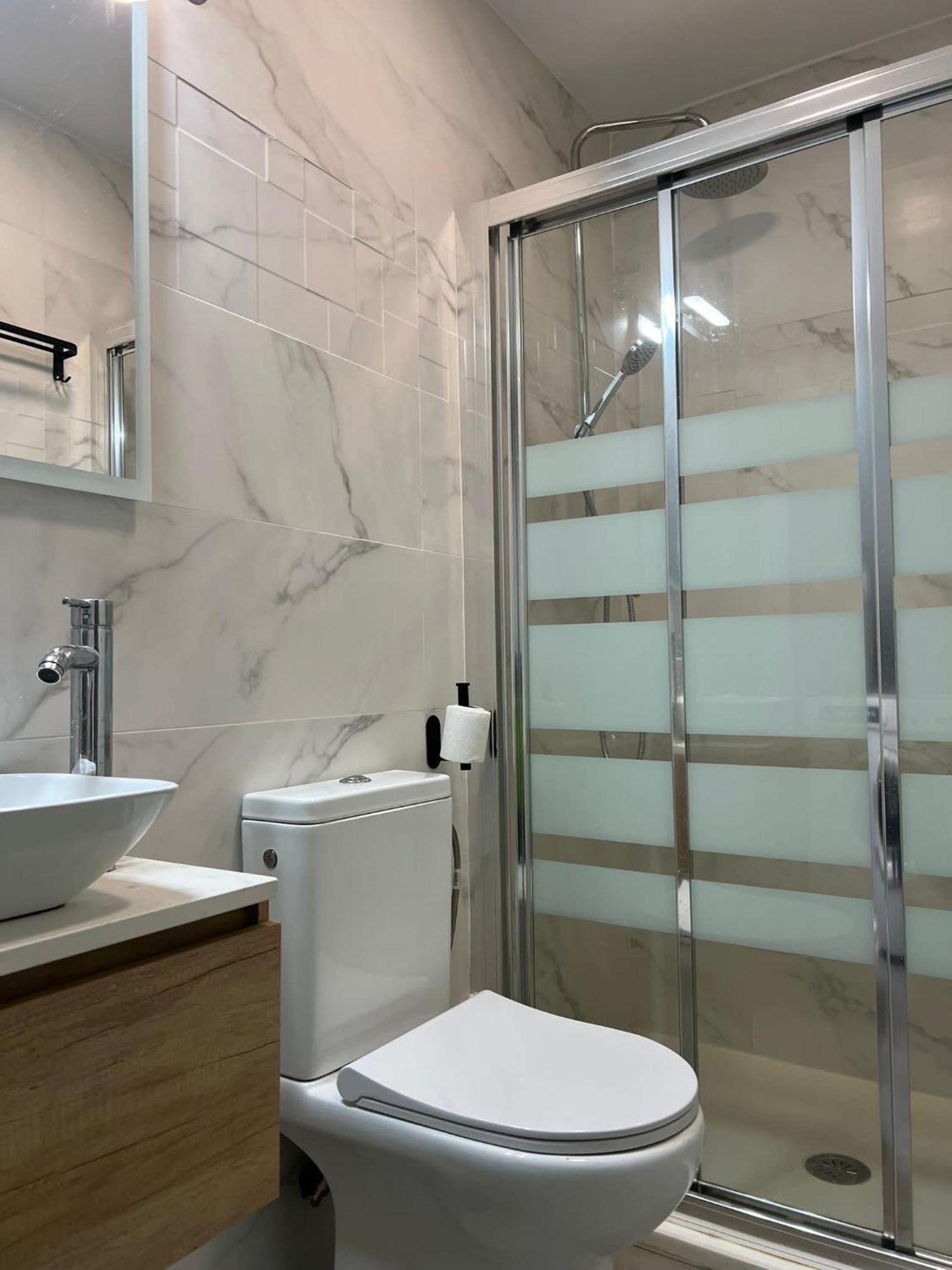 Cozy Up To 6 Persons 3 Min To Metro Appartamento
